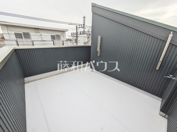 ルーフバルコニー　【東久留米市南沢４丁目】