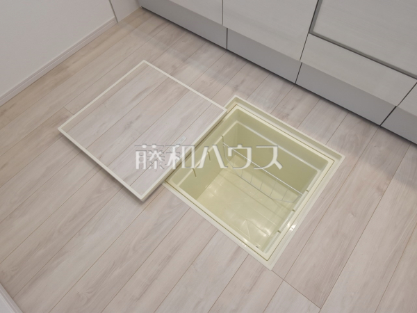 1号棟　床下収納　【小平市花小金井南町３丁目】