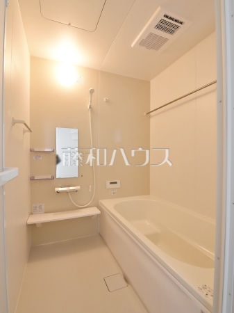 1号棟　浴室　 足を伸ばして入れるバスタブで、ゆっくり一日の疲れを癒して下さい。 【小平市花小金井南町３丁目】