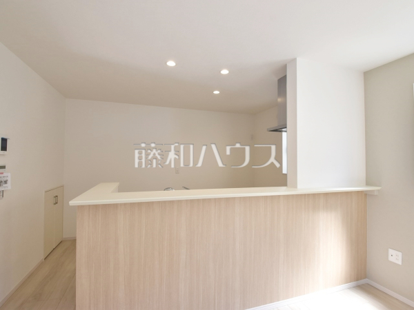 1号棟　キッチン　【小平市花小金井南町３丁目】