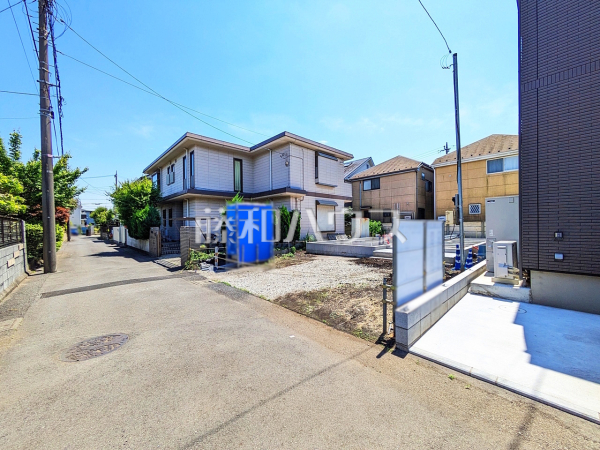 接道状況および現場風景　【小金井市貫井北町５丁目】 物件の事、諸費用の事など、小さな疑問も担当までお気軽にご連絡・ご相談下さい。 