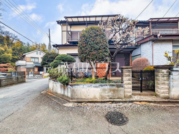 現地写真(現況：古屋有)　【東久留米市南沢１丁目】 周辺環境はもちろん日当たりや設備仕様など実際に行ってみないと分からないことも多くございます。営業担当がご案内いたしますのでお気軽にお問い合わせください