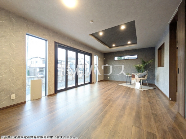 リビング　【東大和市中央４丁目】