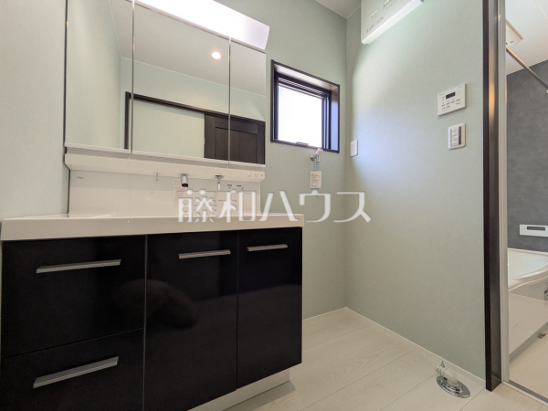 5号棟　洗面室　【三鷹市北野３丁目】