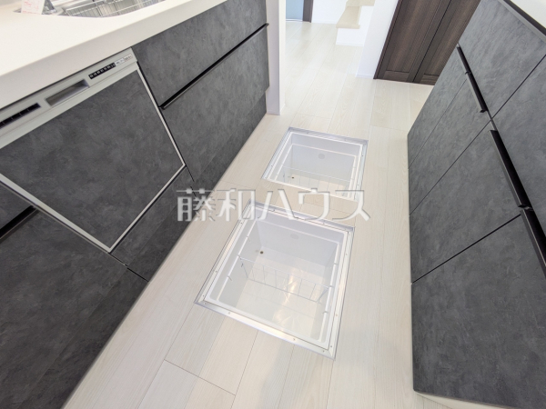 5号棟　床下収納　【三鷹市北野３丁目】