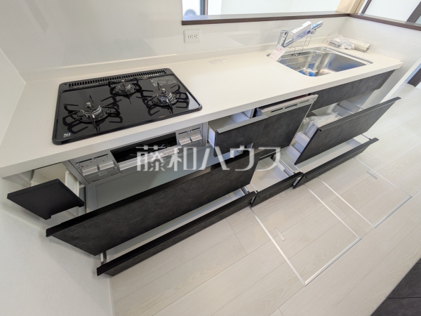 5号棟　キッチンスライド収納　【三鷹市北野３丁目】