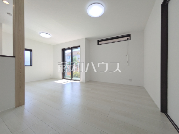 5号棟　リビング　【三鷹市北野３丁目】