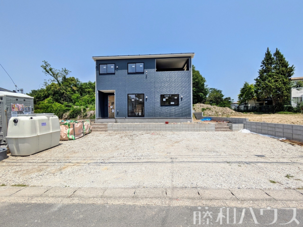 外観およびカースペース　【名古屋市守山区大字中志段味】