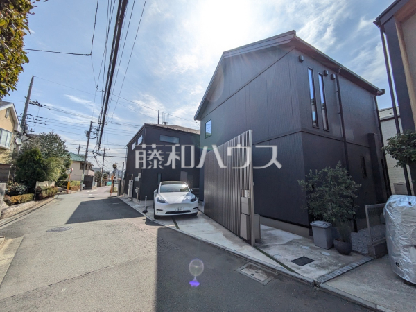 《接道状況および現場風景》物件の事、諸費用の事など、小さな疑問も、お気軽にご連絡・ご相談下さい。　【調布市富士見町１丁目】