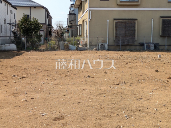 C号地付近　現地写真　【日野市万願寺６丁目】整形地に比べ、購入費用が抑えられる敷地延長の土地。コストを抑えて住宅を建築したい方はぜひご検討下さい。　