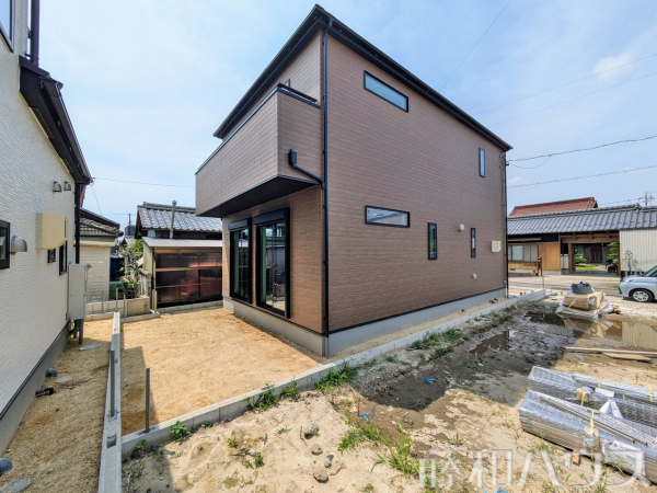 1号棟　外観および庭　【北名古屋市熊之庄屋形】