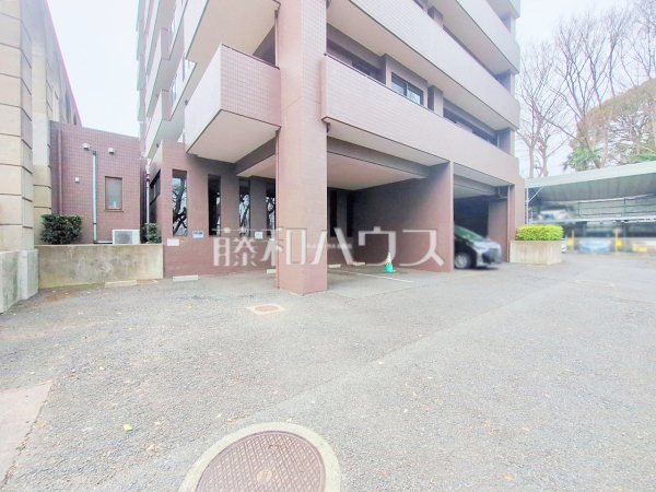 駐車場　【ザ・ステイツ志木パークステージ】