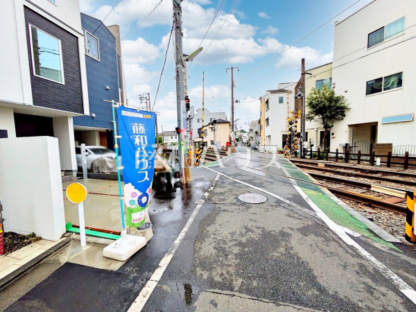 接道状況および現場風景　【世田谷区若林３丁目】