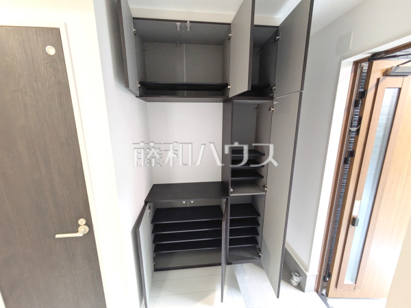 玄関収納　【志木市柏町６丁目】