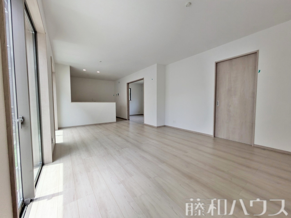 1号棟　リビング　【名古屋市守山区桔梗平２丁目】