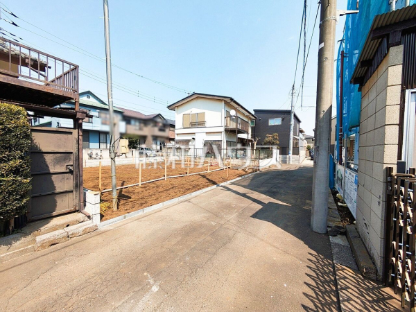 接道状況および現場風景　【清瀬市野塩４丁目】 周辺環境はもちろん日当たりや設備仕様など実際に行ってみないと分からないことも多くございます。営業担当がご案内いたしますので、お気軽にお問い合わせください 