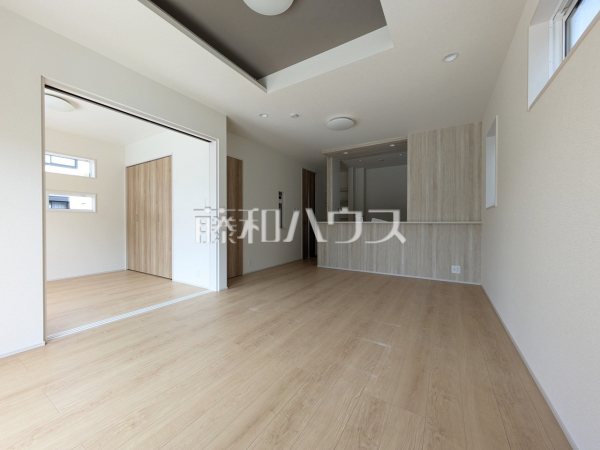 1号棟　リビング　【西東京市泉町１丁目】