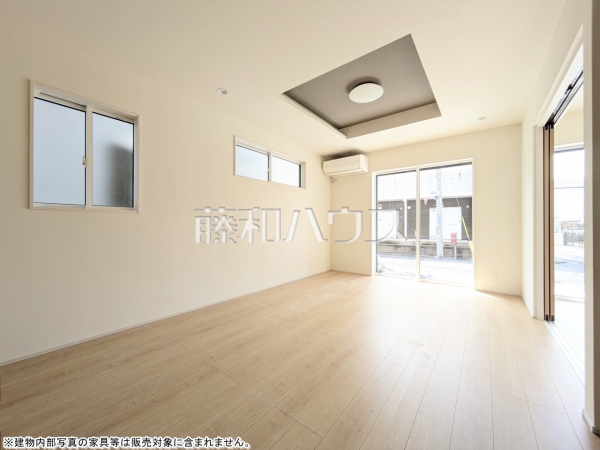 1号棟　リビング【西東京市泉町１丁目】　乾燥しすぎず、埃も舞わずハウスダストが少ないクリーンな室内をキープする床暖房