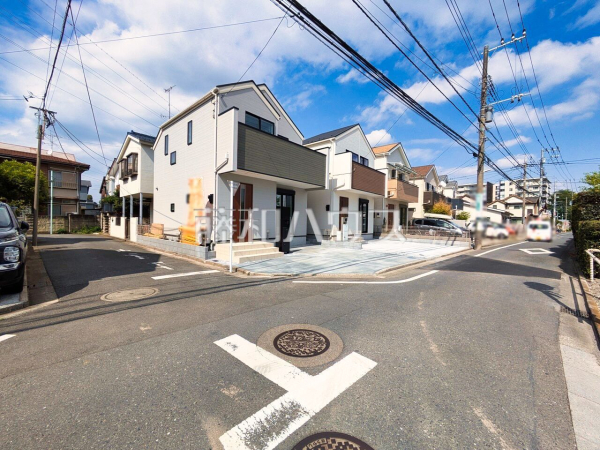 現場風景　【西東京市中町４丁目】 周辺環境はもちろん、日当たりや設備仕様など、実際に行ってみないと分からないことも多くございます。営業担当がご案内いたしますので、お気軽にお問い合わせください。  