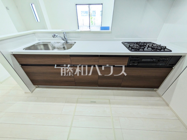 2号棟　キッチン　【八王子市元本郷町１丁目】