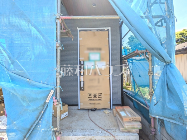 2号棟　玄関　【小平市小川西町３丁目】