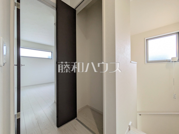 ２Fの廊下の収納　【小平市回田町】
