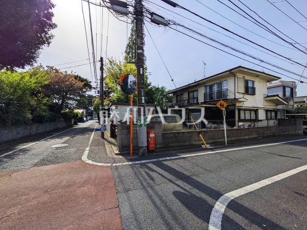 接道状況および現場風景　【練馬区大泉学園町７丁目】周辺環境はもちろん、日当たりや設備仕様など、実際に行ってみないと分からないことも多くございます。ご案内いたしますので、お気軽にお問い合わせください。