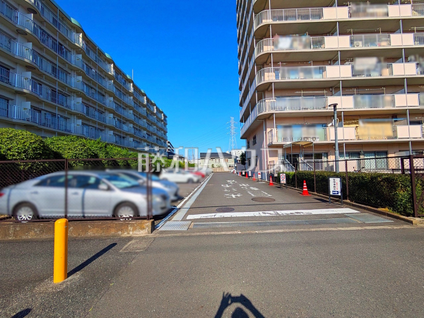 駐車場　【コトー朝霞中央公園】