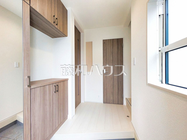 玄関　【立川市幸町４丁目】