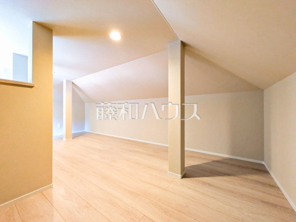  固定階段式の小屋裏 【東久留米市金山町２丁目】
