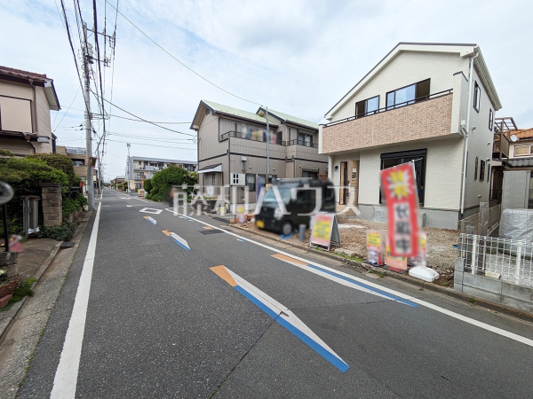 接道状況および現場風景　【武蔵村山市大南２丁目】
お住まい探しは、家の良し悪しだけでなく周辺環境も重要なポイントです。ぜひ一度お客様の目でご覧ください。　