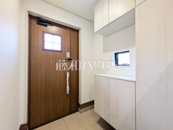 玄関　【武蔵村山市大南２丁目】
