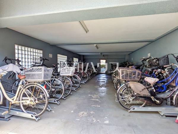 駐輪場　【コスモ立川サングレイス】