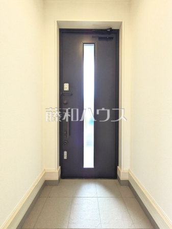 2号棟　玄関　【八王子市元八王子町３丁目】