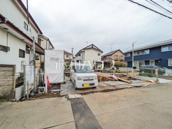 外観　【国分寺市北町５丁目】
まだまだ建築中ですが、ぜひ現地をご覧になりませんか？基礎・上棟の状態は建築中にしかご覧になれません！　