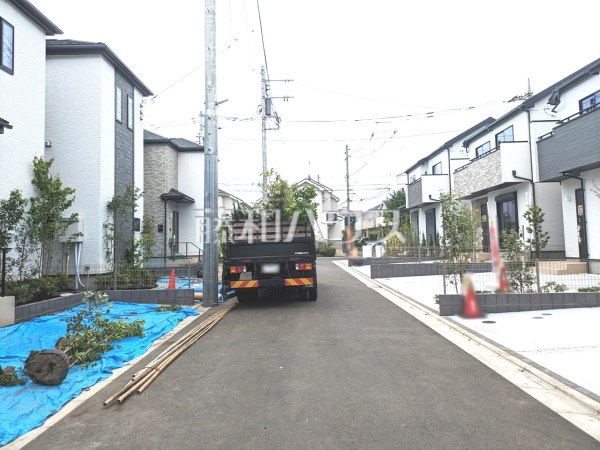 接道状況および現場風景　【西東京市芝久保町４丁目】