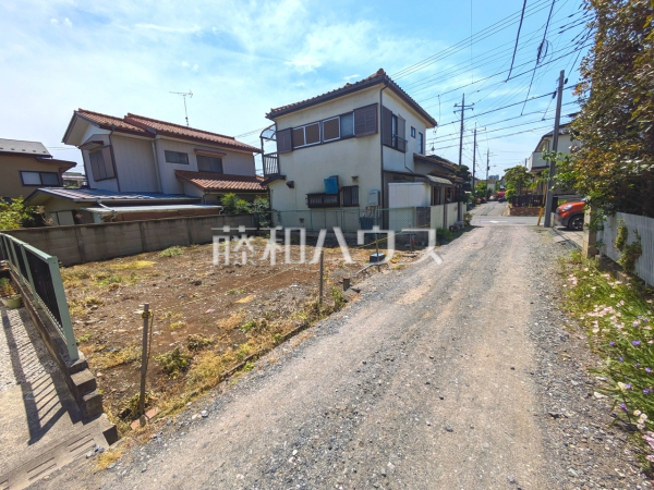 接道状況および現場風景　【東村山市恩多町４丁目】 物件の事、諸費用の事など、小さな疑問もお気軽にご連絡・ご相談下さい。 