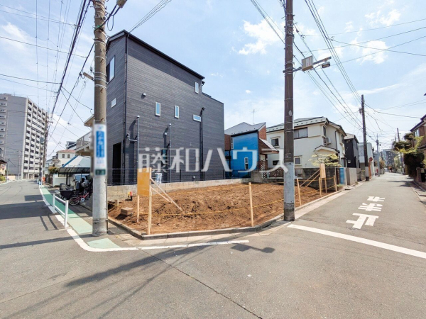 現地写真　【中野区丸山２丁目】 見学はしたいけど、なかなか時間が取れない・・・そんな方に出勤前や仕事終わりにマイホームを見学できるサポートをいたします。 