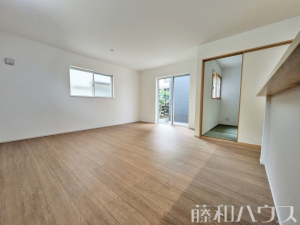 2号棟　リビング　【尾張旭市大塚町３丁目】