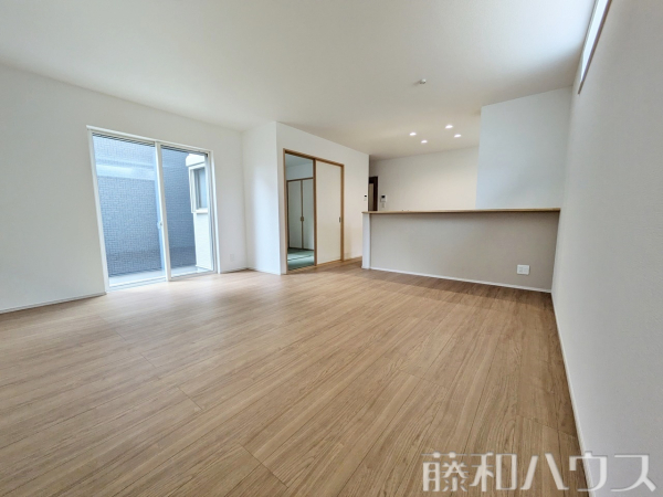 2号棟　リビング　【尾張旭市大塚町３丁目】