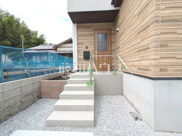 2号棟　玄関　【所沢市北野３丁目】