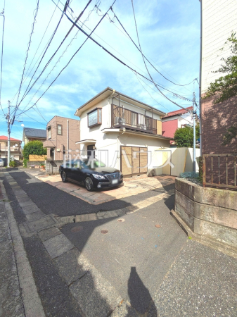 接道状況および現場風景　【稲城市東長沼】
お住まい探しは、家の良し悪しだけでなく周辺環境も重要なポイントです。ぜひ一度お客様の目でご覧ください！　