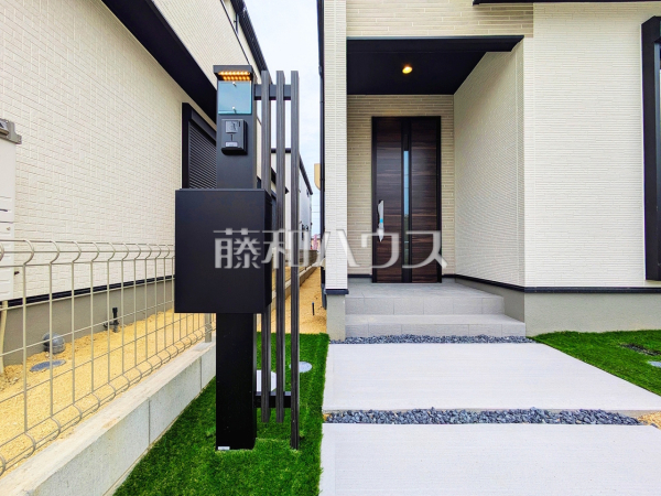 2号棟　玄関　【北名古屋市六ツ師女夫越】