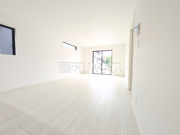 2号棟　リビング　【北名古屋市六ツ師女夫越】