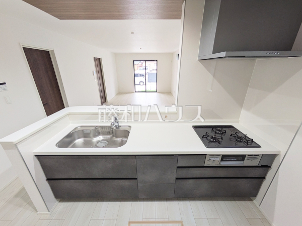 8号棟　キッチン　【北名古屋市六ツ師女夫越】