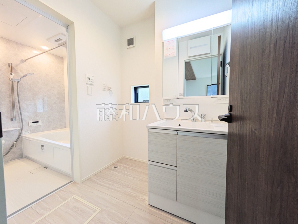 8号棟　洗面室　【北名古屋市六ツ師女夫越】