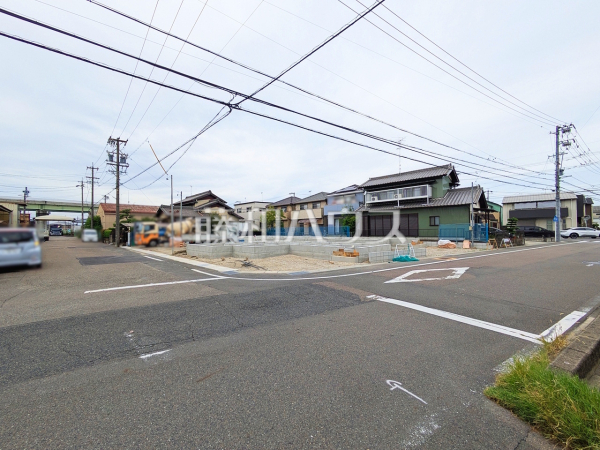 接道状況および現場風景　【北名古屋市中之郷八反】