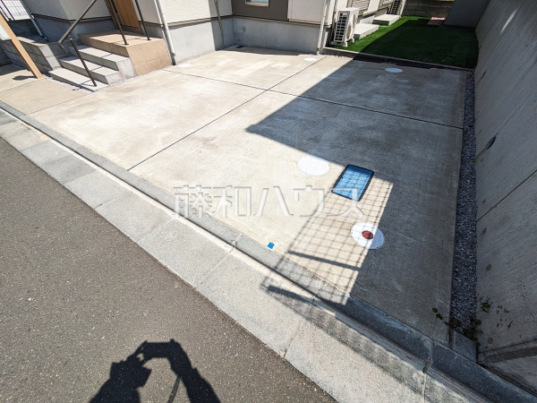 カースペース　【八王子市石川町】
来客時や駐輪スペースとしても利用可能なカースペース3台可（車種による）　
