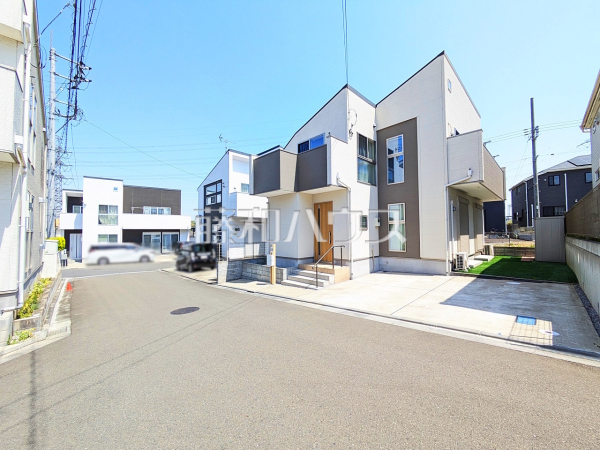 接道状況および現場風景　【八王子市石川町】
お住まい探しは、家の良し悪しだけでなく周辺環境も重要なポイントです。ぜひ一度お客様の目でご覧ください。　