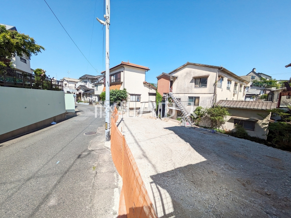 接道状況および現場風景　【福岡市城南区友丘５丁目】